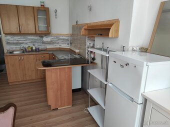 3 izbový POVRAZNÍCKA - 80 m2 , TEHLA , LOGGIA - 10