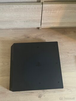 Playstation 4 Pro 1TB + ovládače , kabeláž a hry - 10