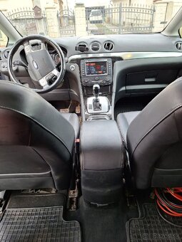 Ford S-Max
- 10