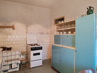 Na predaj rodinný dom pod lesom - 10