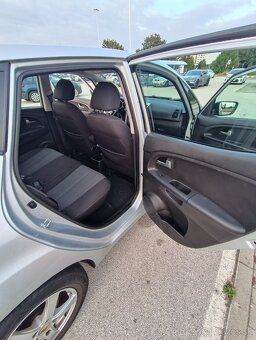 Kia Venga 1.4 benzín - 10