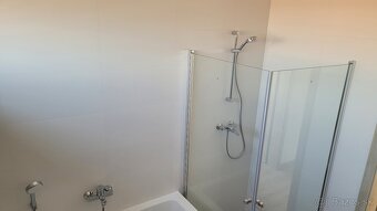 Ponúkame na prenájom 4 izbový byt v rodinnom dvojdome - 10