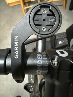 Garmin Edge 1040, top stav, záruka - 10
