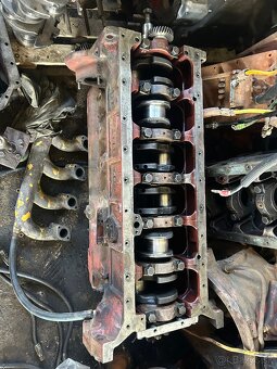 Predám motor 6 valec turbo Zetor zts crystal 161 162 - 10