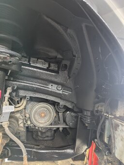 Land Rover Freelander 2 - 2.2Td4 S 112kW manuálna prevodovka - 10