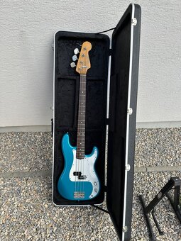 Fender precision bass - 10