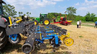 Medziriadkový kultivátor/ Strip till - 10