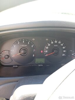 Hyundai Elantra 1.6 77kw - 10