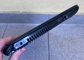 HP 15 / Intel N2815 / 4GB RAM / 128GB SSD / 15.6" - 10