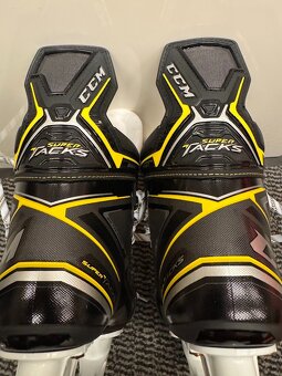 BRUSLE CCM TACKS 9380 vel. 43/8D - 10