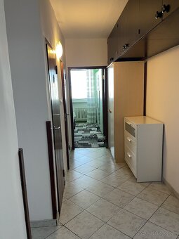 Komplet zatiadený 3-izbový byt - 10