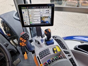 Traktor New Holland T7.340 HD Blue Power + RTK - 10