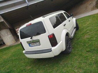 Dodge Nitro - 10