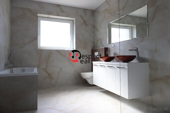 Veľkometrážny rodinný dom s dvojgarážou na kľúč - 10