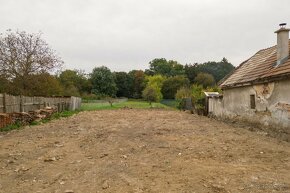 Exkluzívne na predaj stavebný pozemok v obci Kovarce - 10