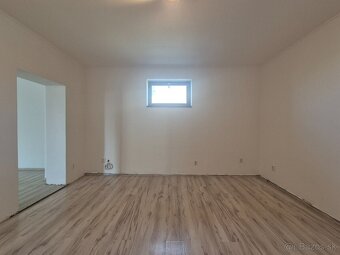 Predaj 4 izbový dom Kolárovo, Poľná 19 - 10