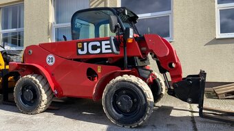Teleskopicky nakladač JCB 520-40 - 10