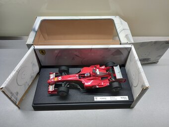 F1 FERRARI F2005 2005 RUBENS BARRICHELLO HOTWHEELS 1:18 - 10