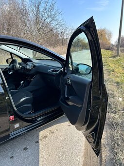 Peugeot 208 1.2 PureTech Style - 10