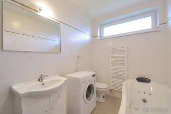 Moderný 4-izbový bungalov-Kokšov Bakša - 10