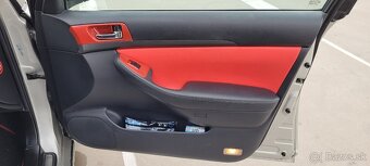 Toyota Avensis T25 hatchback - 10