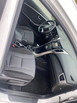 Hyundai i30 CW 1,6 crdi Family - 10