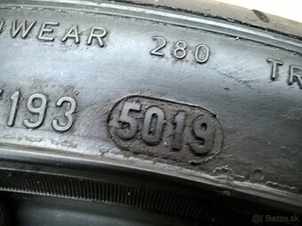 2 ks LETNÉ 235/35 R19 91Y PIRELLI cca 7-8 mm LEN 49,99€/kus - 10