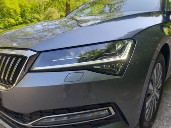 ŠKODA SUPERB COMBI 2,0 TDI DSG - 10