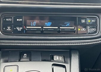 Toyota Auris 1.8i HYBRID AUTOMAT TEMPOMAT hybridní automat - 10