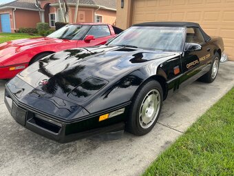 1986 Chevrolet Corvette C4 official pace car - 10