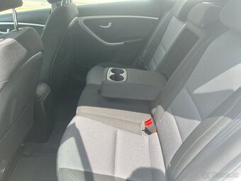 Hyundai i30 1.6 CRDi 4 500€ - 10