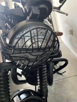 Moto Guzzi V9 Bobber Special Edition - 10