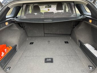 Hyundai i40 kombi automat 1,7 diesel r.v.2013 - 10