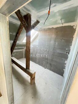 DOM ZA CENU BYTU V ROSINE , 35m2 terasa - 10