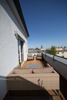 | Nádherný 2 izb. v prestížnej štvrti Starého Mesta F. Kráľa - 10