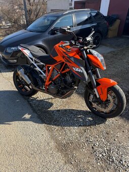 KTM 1290 - 10