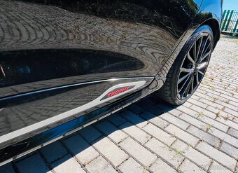 Renault Clio IV RS Trophy 1,6TCe 162kW EDC MR2017 - 10