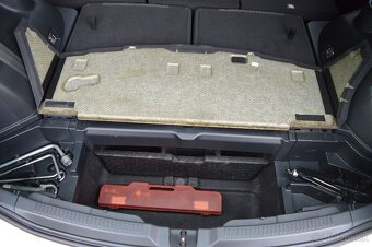 Toyota Verso 1.6i - 7 míst ,NAVI, kamera ,bez koroze - 10