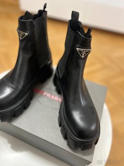 Prada kotnikove cizmy v komplet baleni - 10