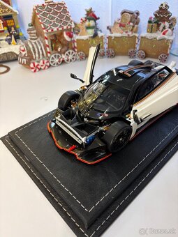 Pagani Huayra R / LCD / 1:18 - 10