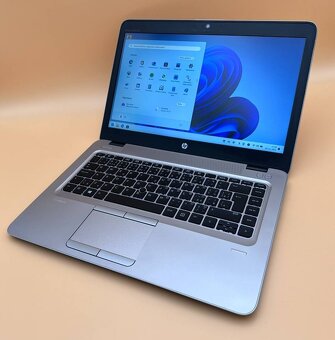 Notebook 14" HP.AMD PRO A10-8730B 4x2,40GHz.8gb ram.256gSSD - 10