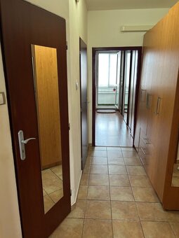 predaj 3i. byt, začiatok Petržalky, - 10