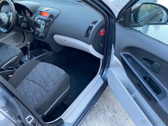 Kia Ceed 1.4 benzín 78Kw (5-st.) Manual - 10