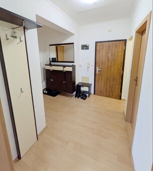 Exkluzívny 2-izbový byt, 65 m2 v centre mesta s parkovaním – - 10