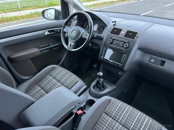 Volkswagen Touran Cross 1.6 TDI 5 miest 2011 - 10