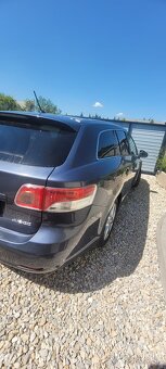 Toyota Avensis 2.0 D4D - 10