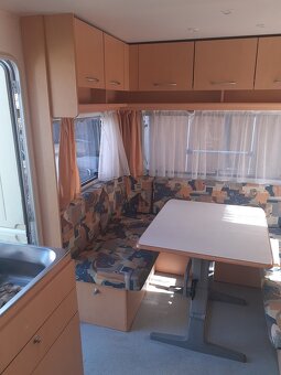 Karavan Delta 463D v dobrom stave, s veľkou markízou + strie - 10