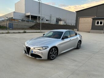 Alfa Romeo Giulia - 10