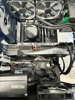 GIGABYTE GeForce RTX 3080 Ti GAMING OC 12G - 10