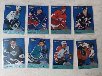 Hokejové kartičky - 10